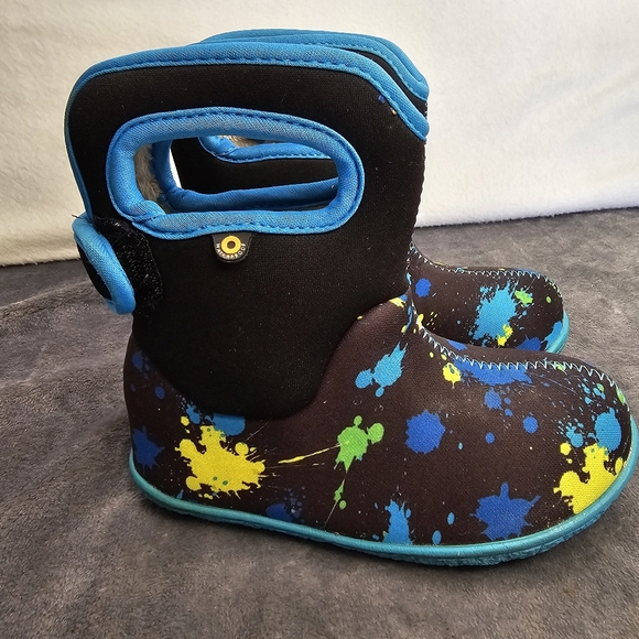 BOGS Colorful Kids Boots with Blue Trim - Picture 4 of 10